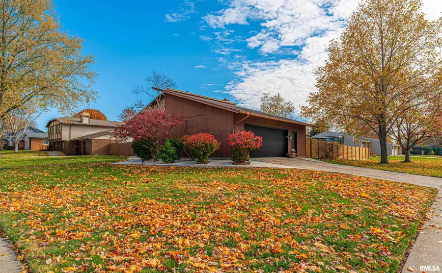 2501 Yorktown Drive, Bloomington, IL 61704 - Image #3