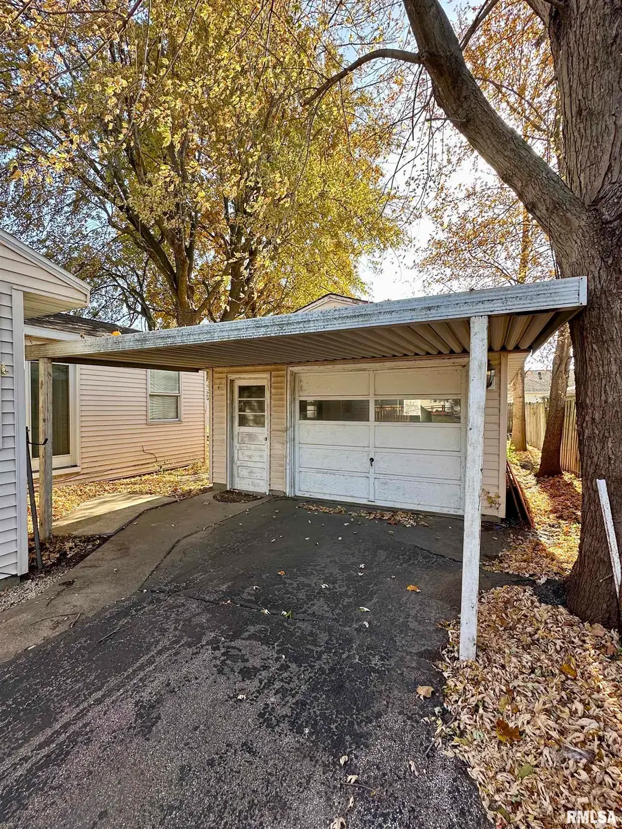 855 W Superior Avenue, Jacksonville, IL 62650 - Image #3