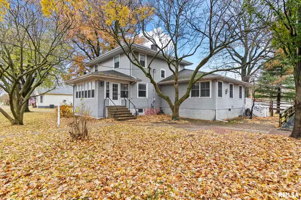 207 E Cherokee Street, Morrisonville, IL 62546