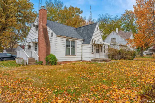 306 Woodlawn Road, Lincoln, IL 62656