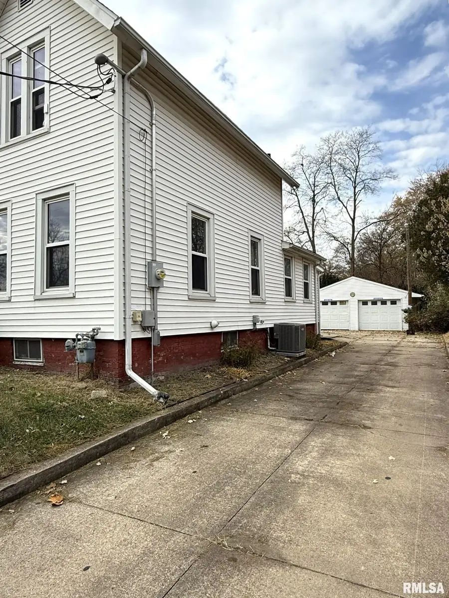 376 Pine Street, Galesburg, IL 61401 - Image #3