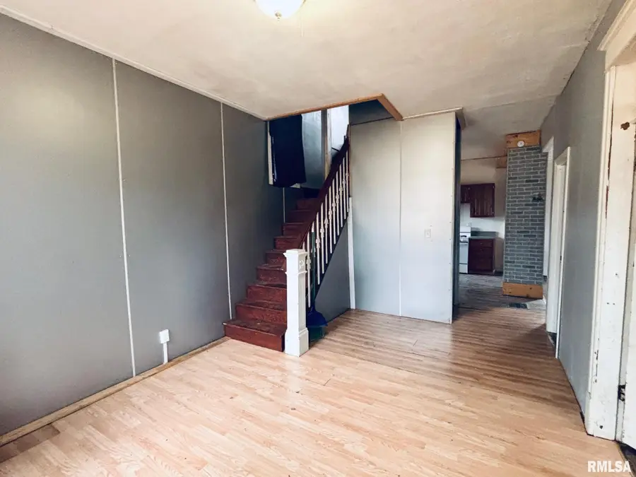 207 S Primm Street, Athens, IL 62613 - Image #2