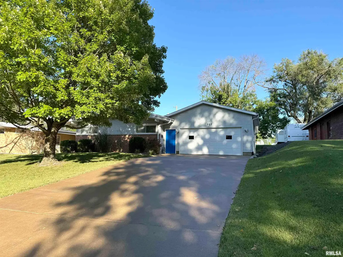 707 Edgewood Drive, Quincy, IL 62301 - Image #1