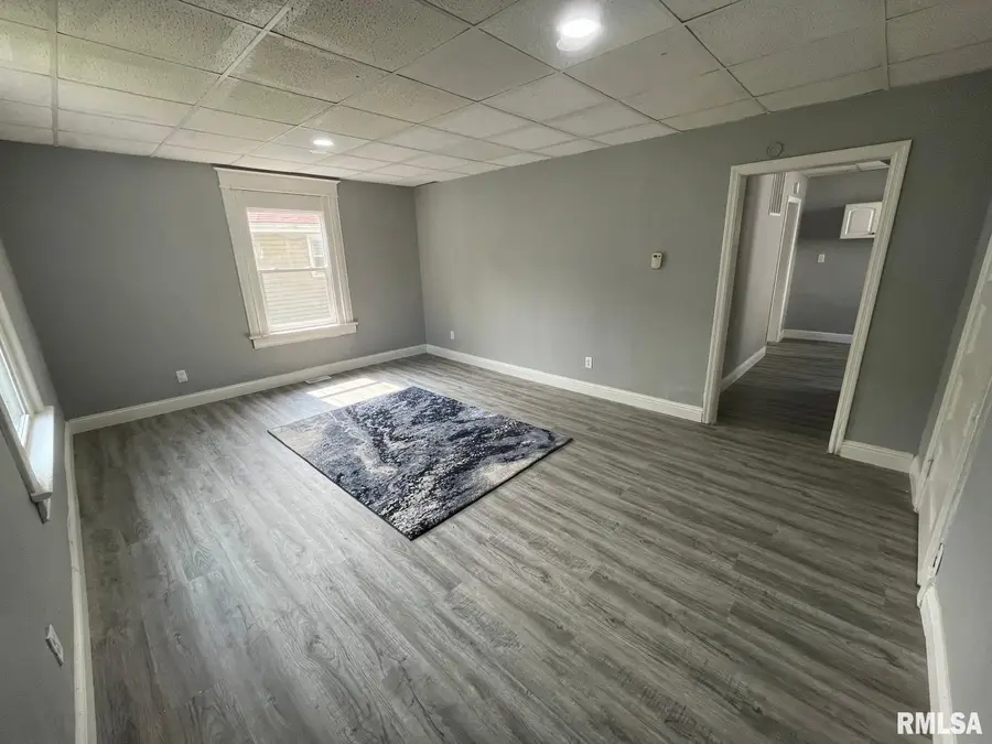 2339 S 10th Street, Springfield, IL 62703 - Image #2