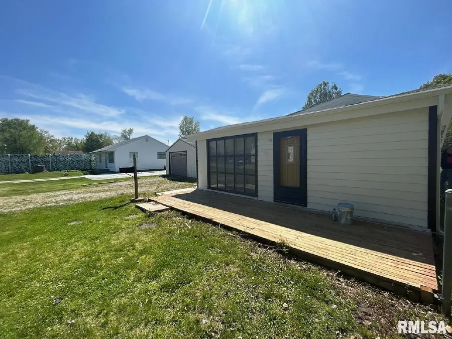 2705 Holmes Avenue, Springfield, IL 62704 - Image #2