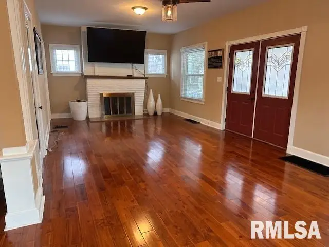 143 Prospect Street, Jacksonville, IL 62650 - Image #2