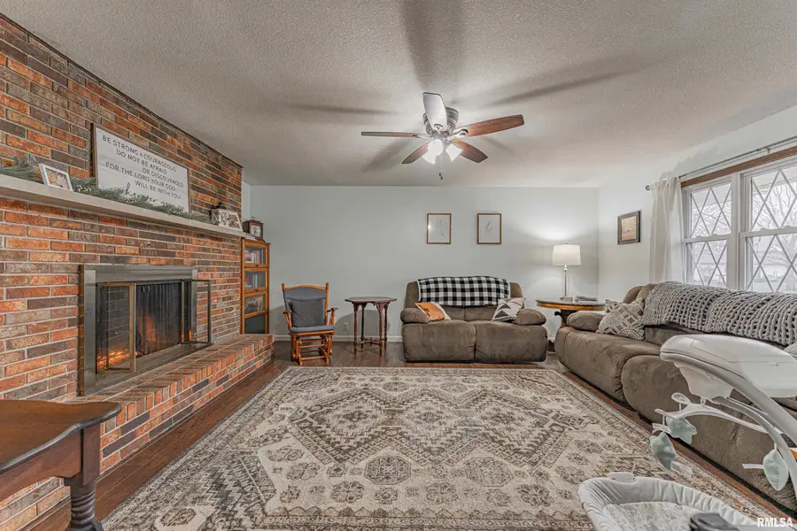 33 Roley Estates Estates, Sullivan, IL 61951 - Image #2