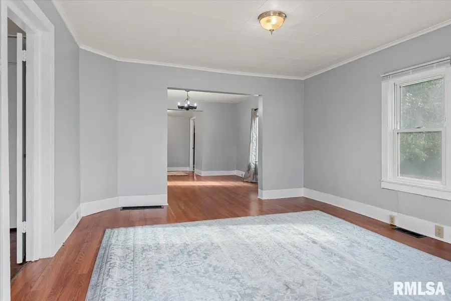 510 S Mauvaisterre Street, Jacksonville, IL 62650 - Image #3