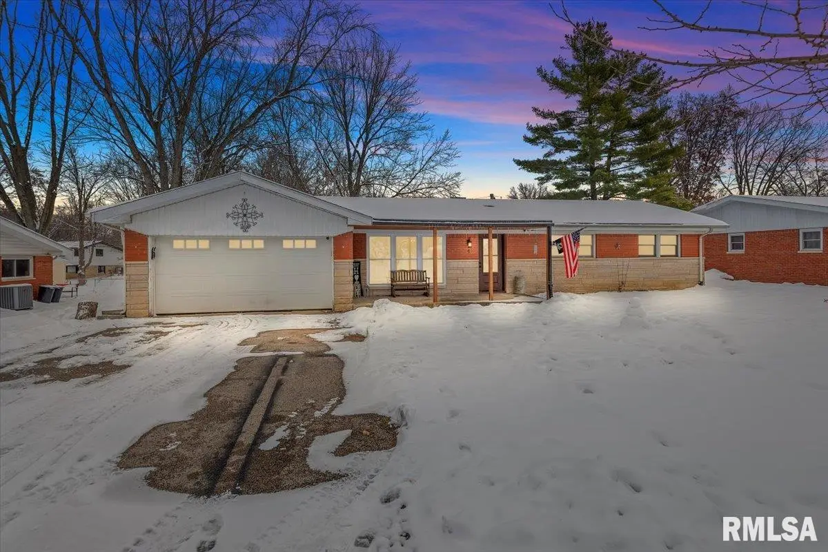 5 Oakwood Drive, Chatham, IL 62629 - Image #1