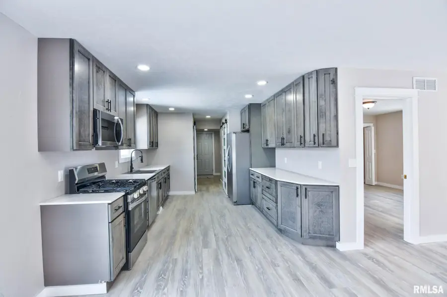 1122 Springfield Road, Kincaid, IL 62540 - Image #2