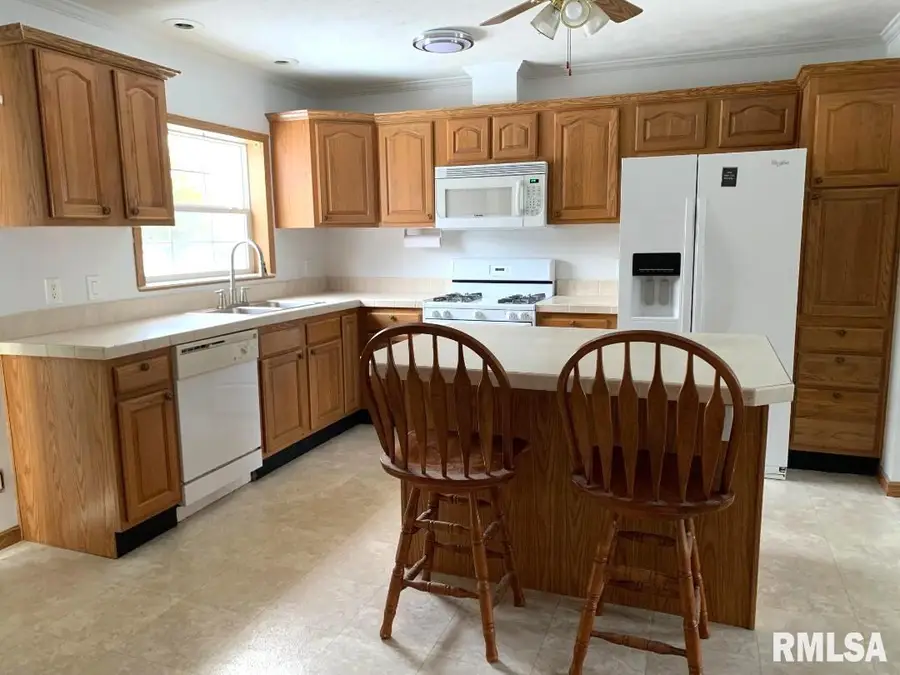 420 S 7th Street, Girard, IL 62640 - Image #2