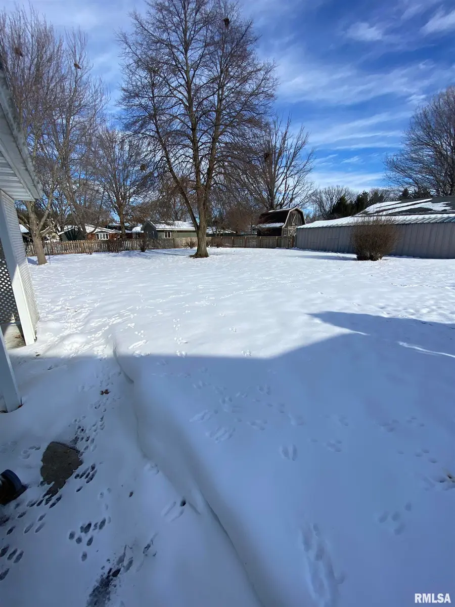 712 E Birch Street, New Berlin, IL 62670 - Image #3