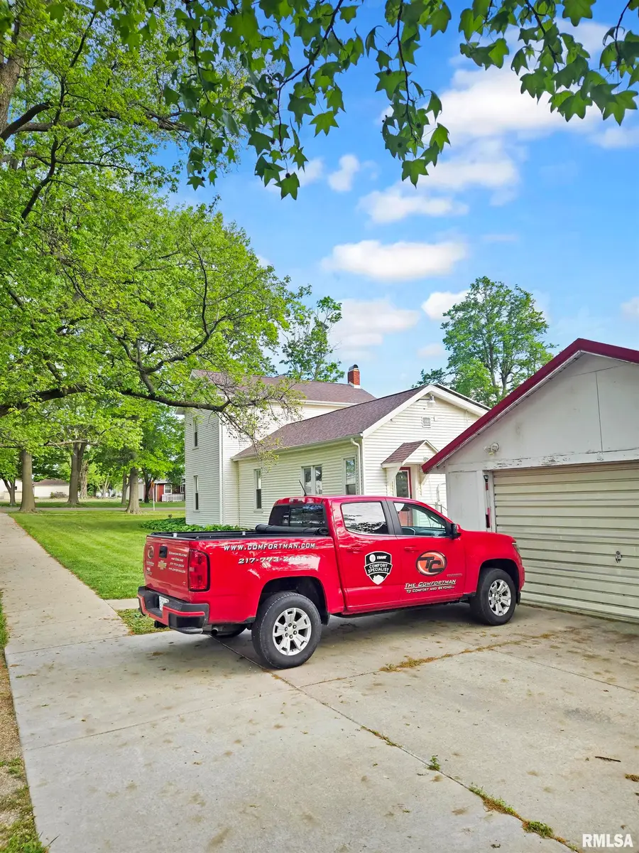 307 NW Cross Street, Mount Sterling, IL 62353 - Image #3