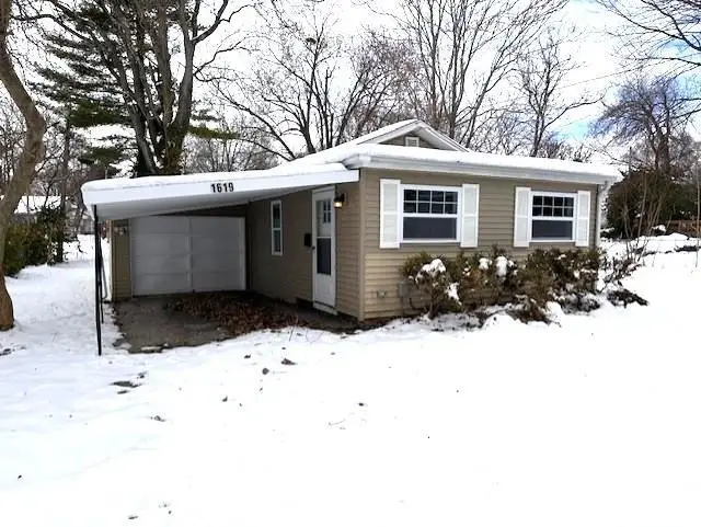 1619 Elmwood Street, Jacksonville, IL 62650 - Image #1