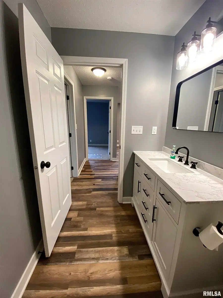 210 N State Street, Christopher, IL 62822 - Image #2