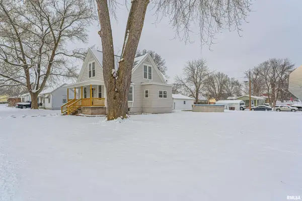 1102 3rd Street, Lincoln, IL 62656