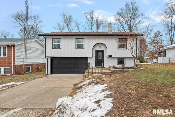 31 Glenwood Lane, Chatham, IL 62629