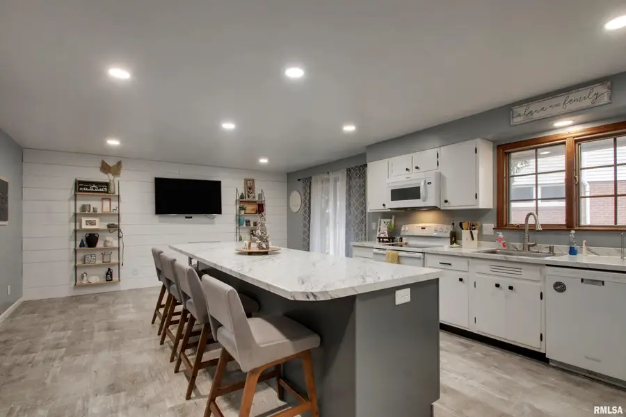 309 Lincoln Hill Nw Road, Quincy, IL 62301 - Image #2