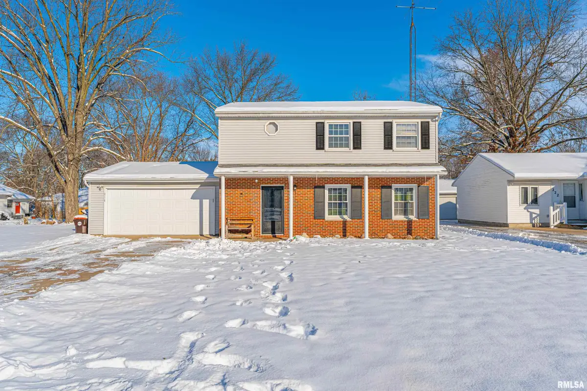 216 Rochelle Avenue, Lincoln, IL 62656 - Image #1