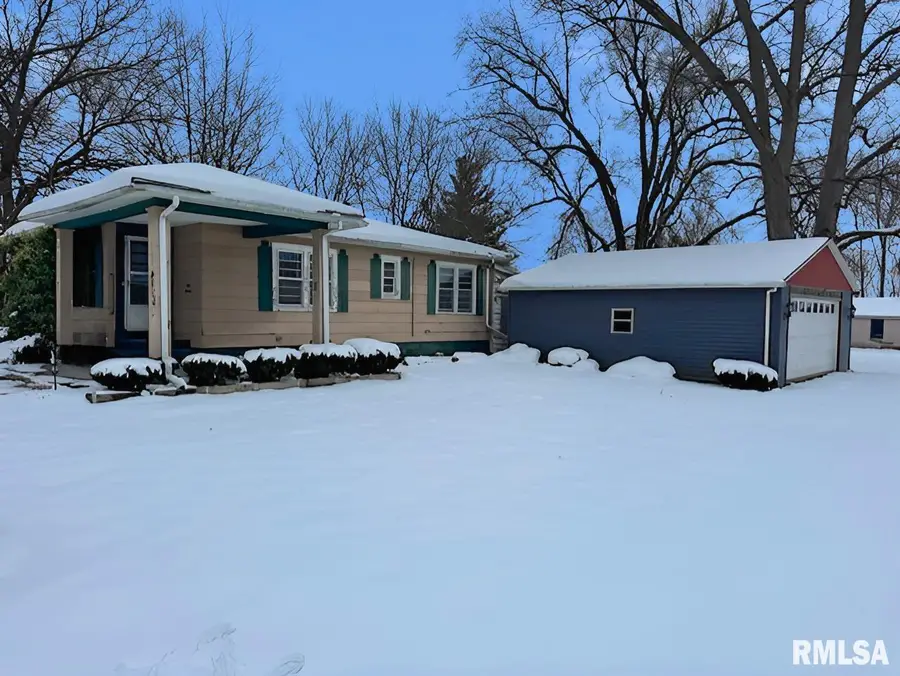 413 W South Street, Colchester, IL 62326 - Image #2