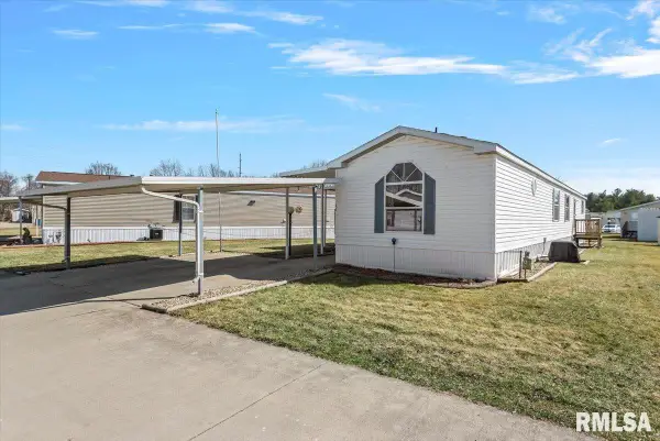 3319 Ridgewood Avenue, Springfield, IL 62702