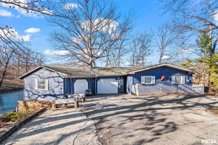 16909 Forest Lane, Carlinville, IL 62626 - Image #2