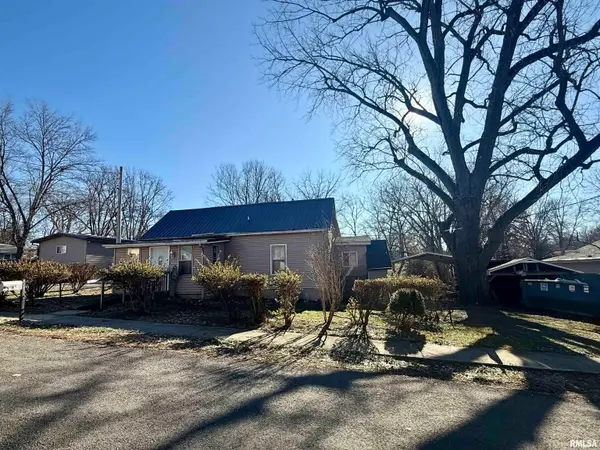 928 E Kinzie Street, Riverton, IL 62561