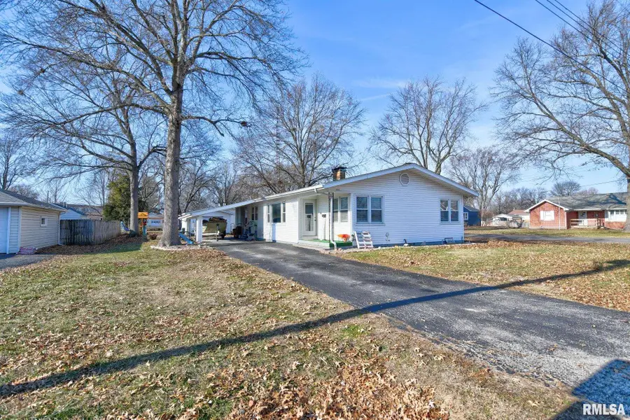 1245 Lincoln Avenue, Taylorville, IL 62568 - Image #2