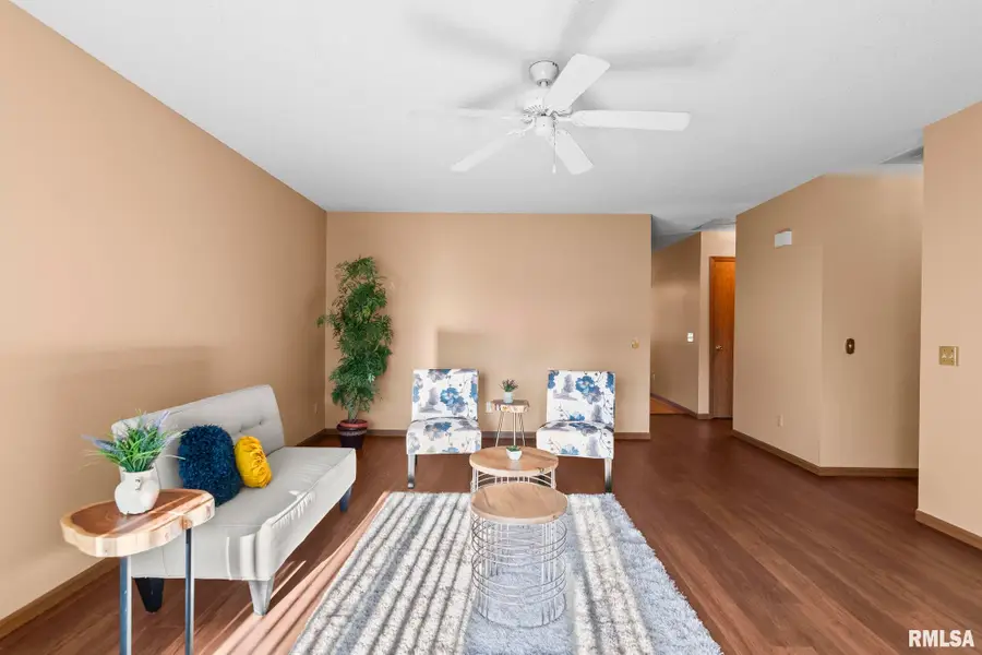 5214 Carlton Drive, Springfield, IL 62703 - Image #2