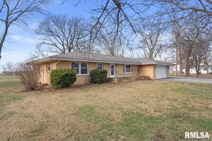 207 N West Street, Stonington, IL 62567 - Image #3