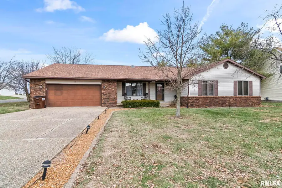 197 Joan Drive, Divernon, IL 62530 - Image #2