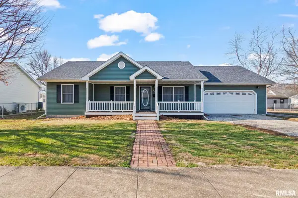 619 S 6th Street, Girard, IL 62640