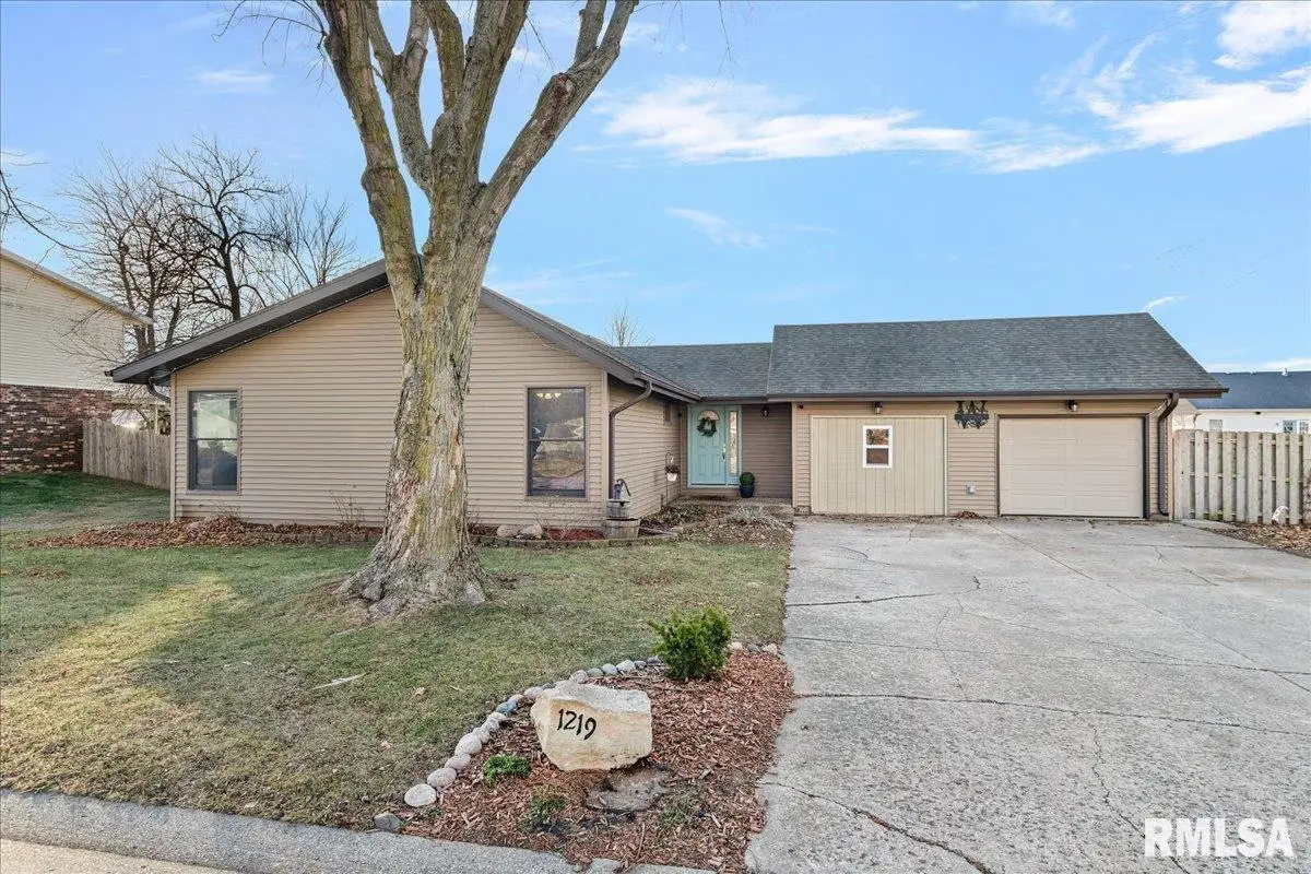 1219 7th Street, Pawnee, IL 62558 - Image #1