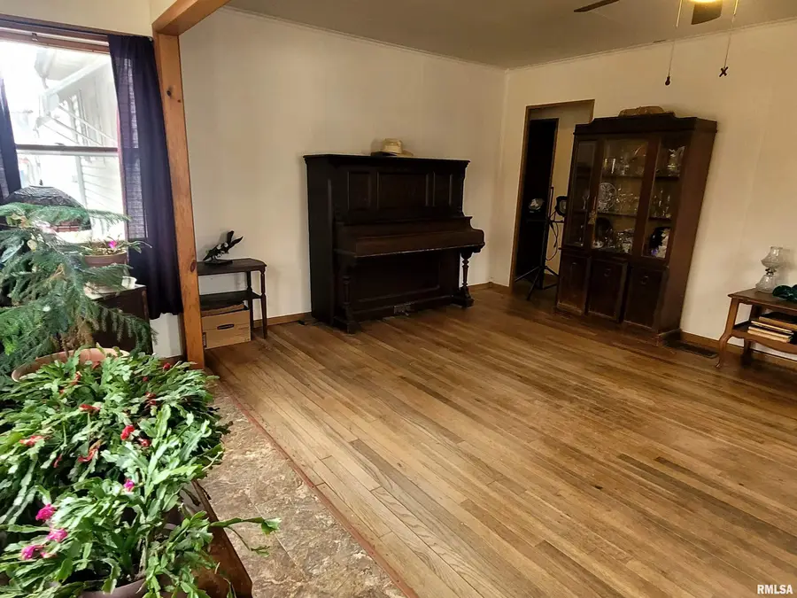 210 S White Street, Macomb, IL 61455 - Image #2