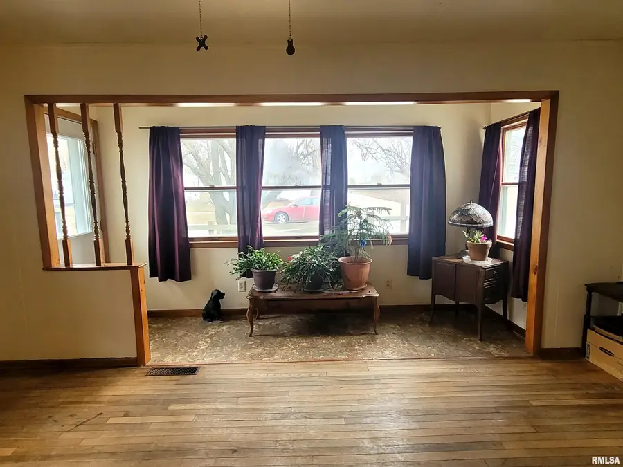 210 S White Street, Macomb, IL 61455 - Image #3