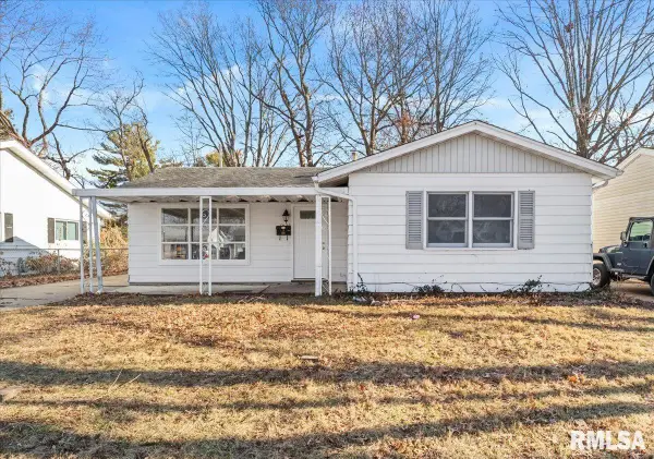 1820 Fairmont Drive, Springfield, IL 62702