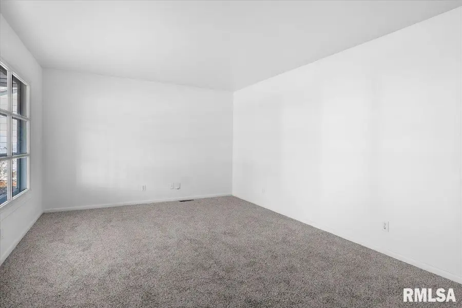 1820 Fairmont Drive, Springfield, IL 62702 - Image #3