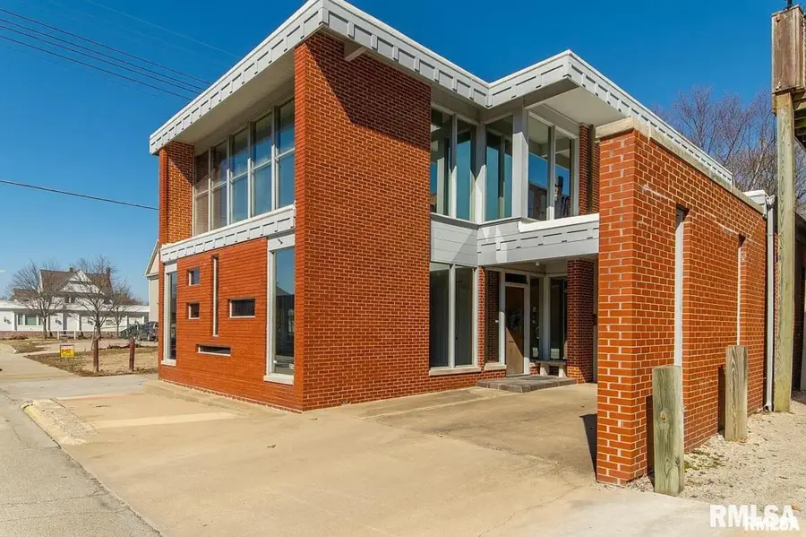 314 Pulaski Street, Lincoln, IL 62656 - Image #2