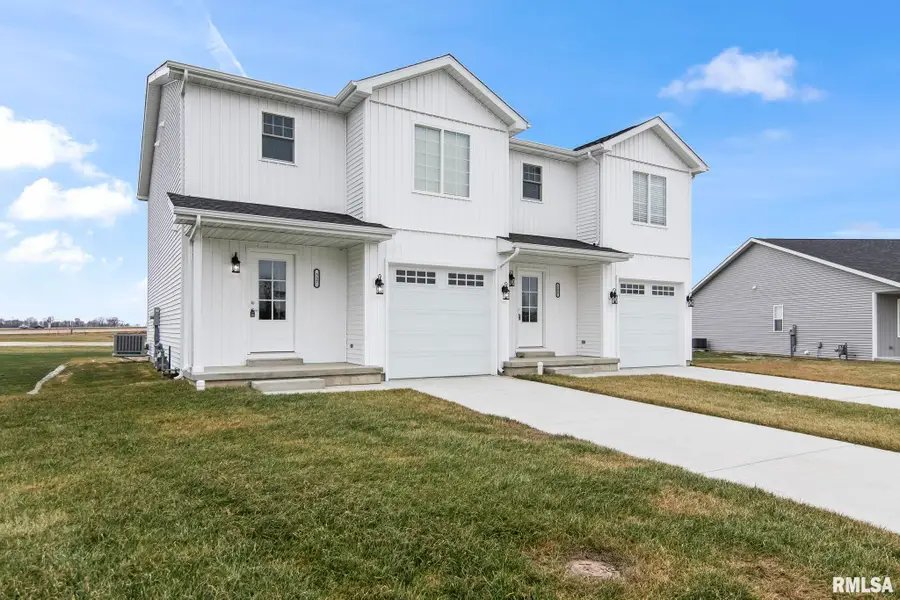 235 W Lester Street, Williamsville, IL 62693 - Image #2