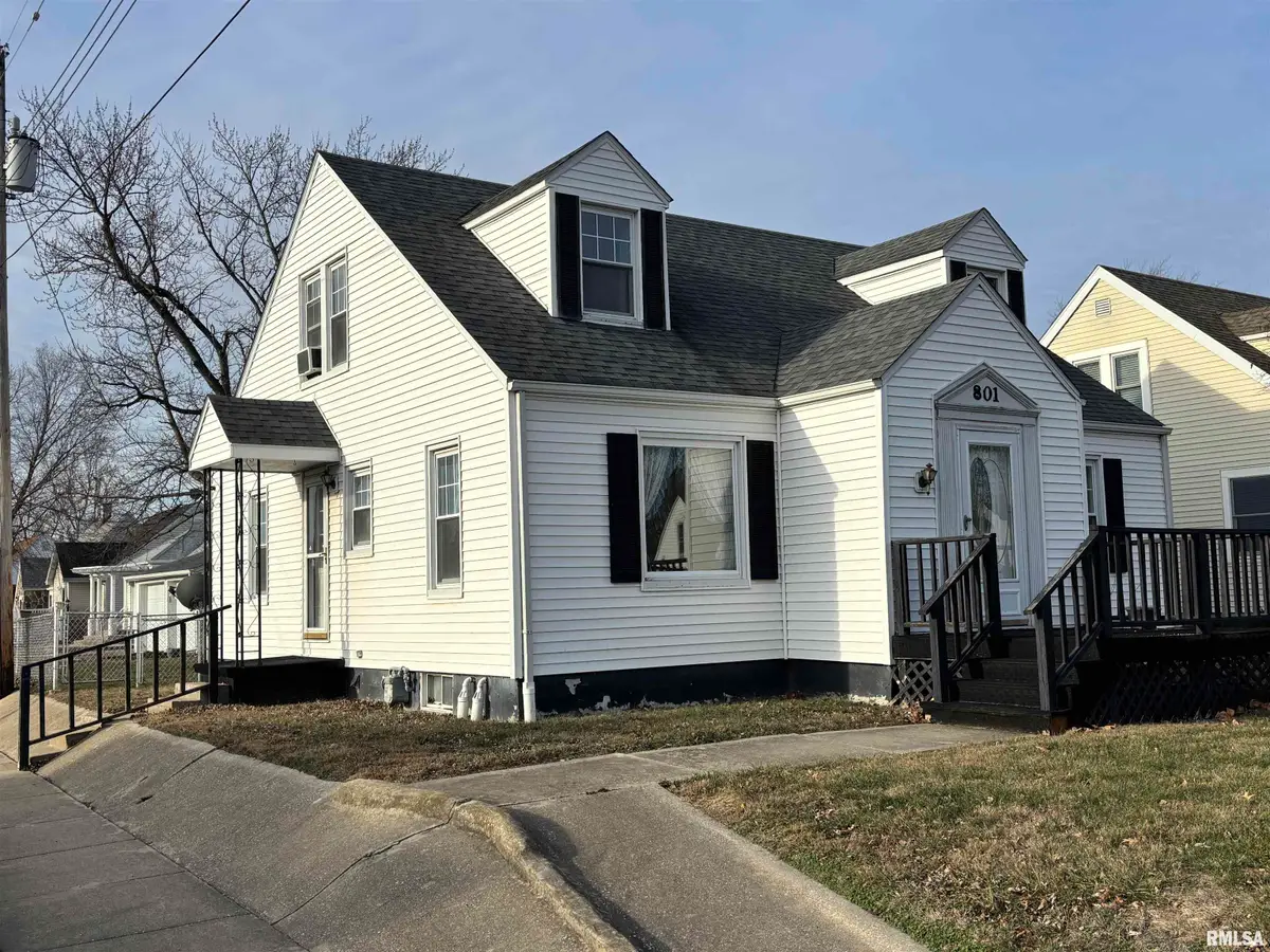 801 Haner Avenue, Taylorville, IL 62568 - Image #1