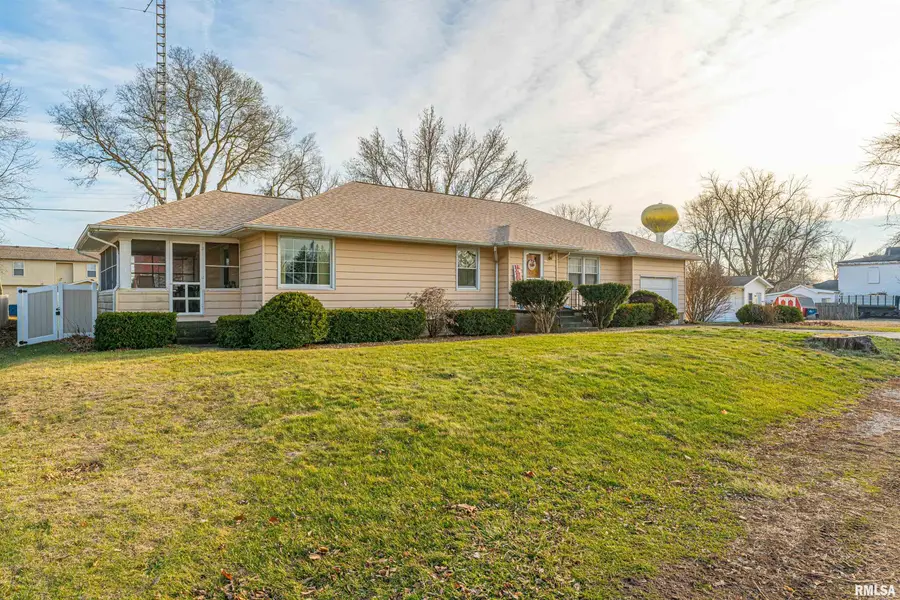 207 SW 3rd Street, Atlanta, IL 61723 - Image #2