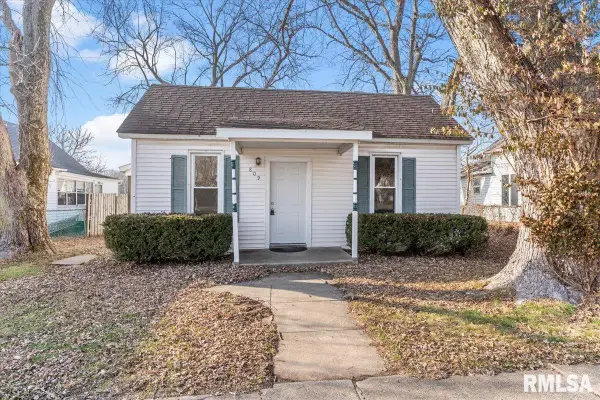 809 S 1st Street, Divernon, IL 62530