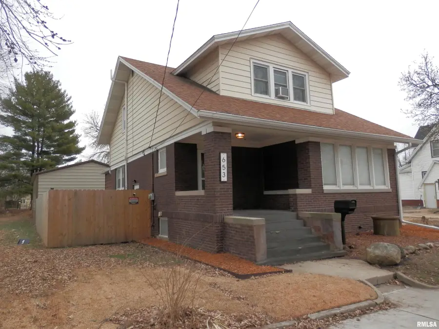 653 N Cedar Street, Galesburg, IL 61401 - Image #3