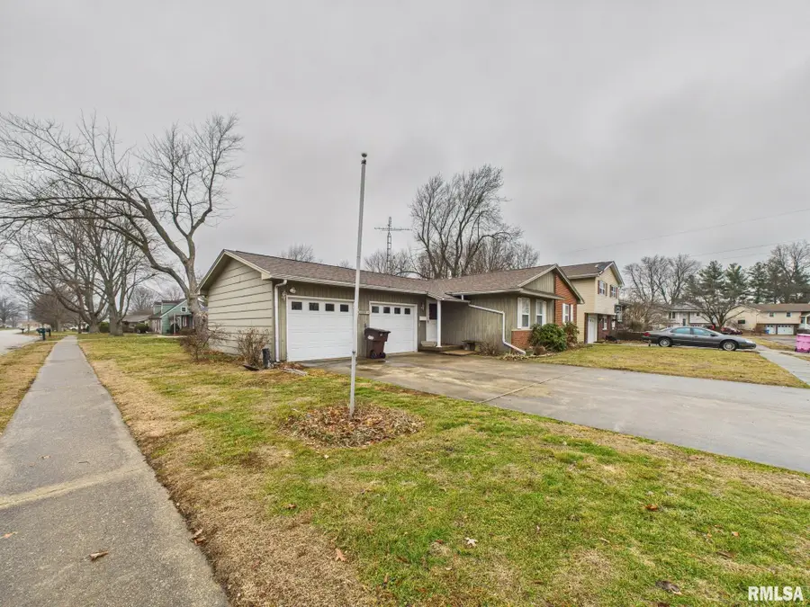 1201 Allied Avenue, Taylorville, IL 62568 - Image #2