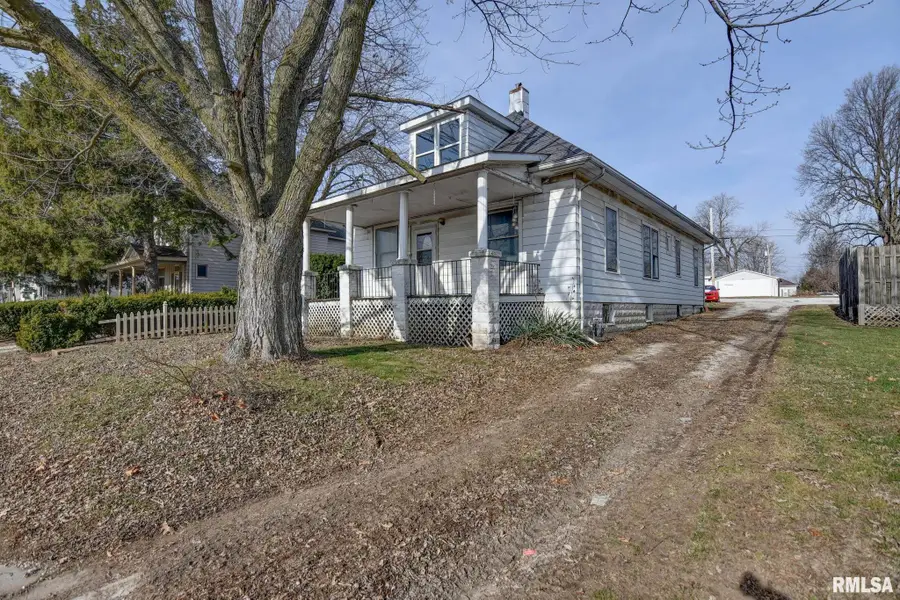 907 E Park Street, Taylorville, IL 62568 - Image #2