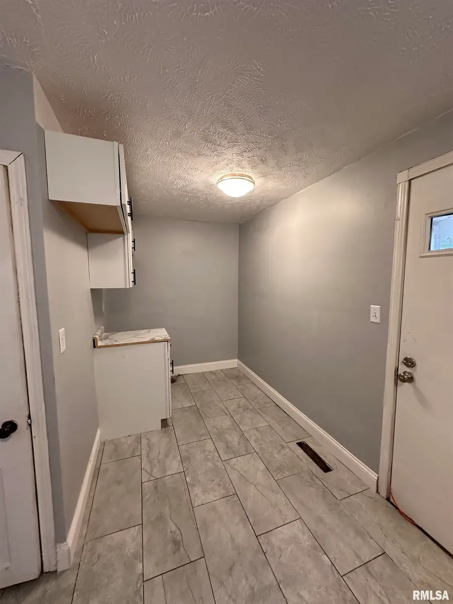 1304 S Walnut Street, Springfield, IL 62704 - Image #3