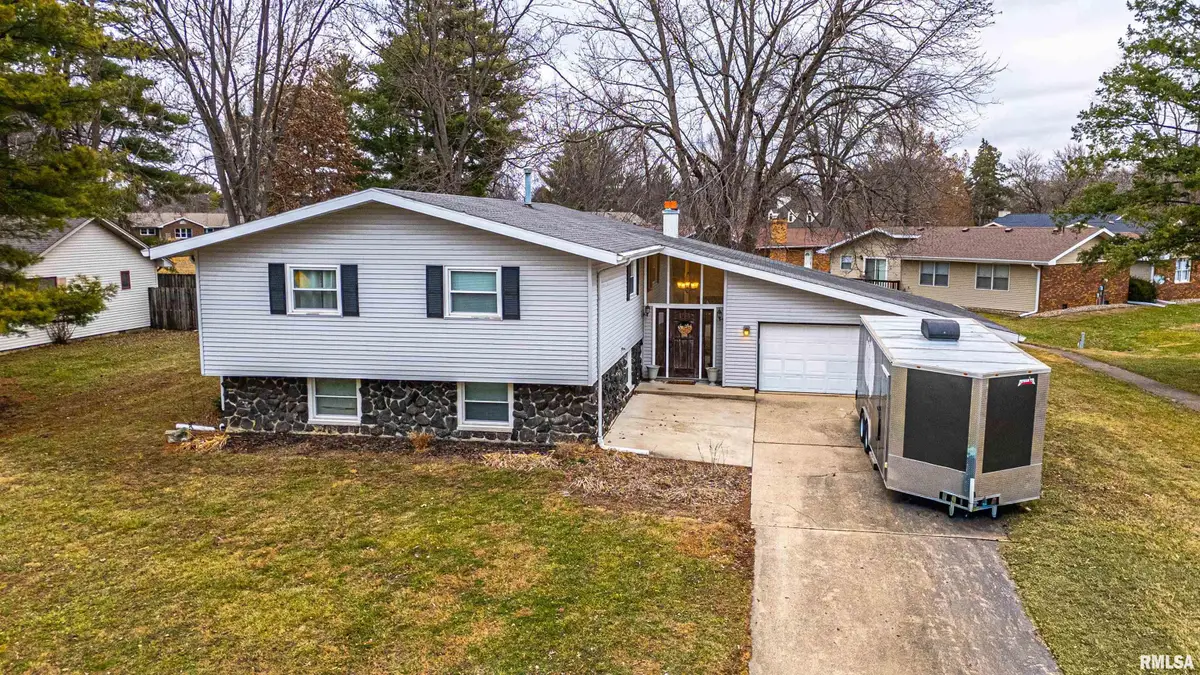 520 Vanderbilt Drive, Sherman, IL 62684 - Image #1