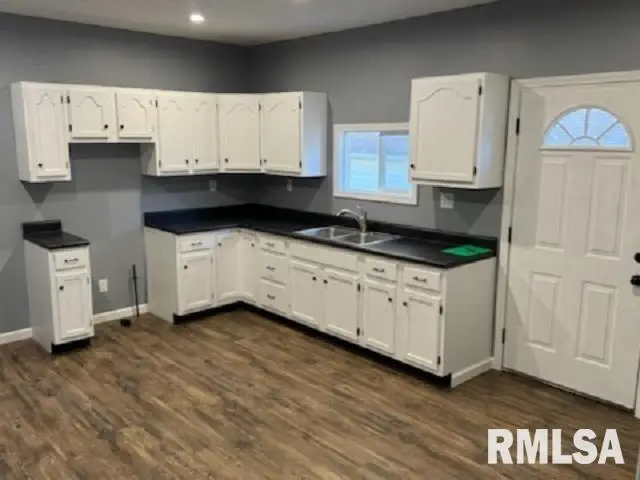 217 E Tremont Street, Waverly, IL 62692 - Image #3