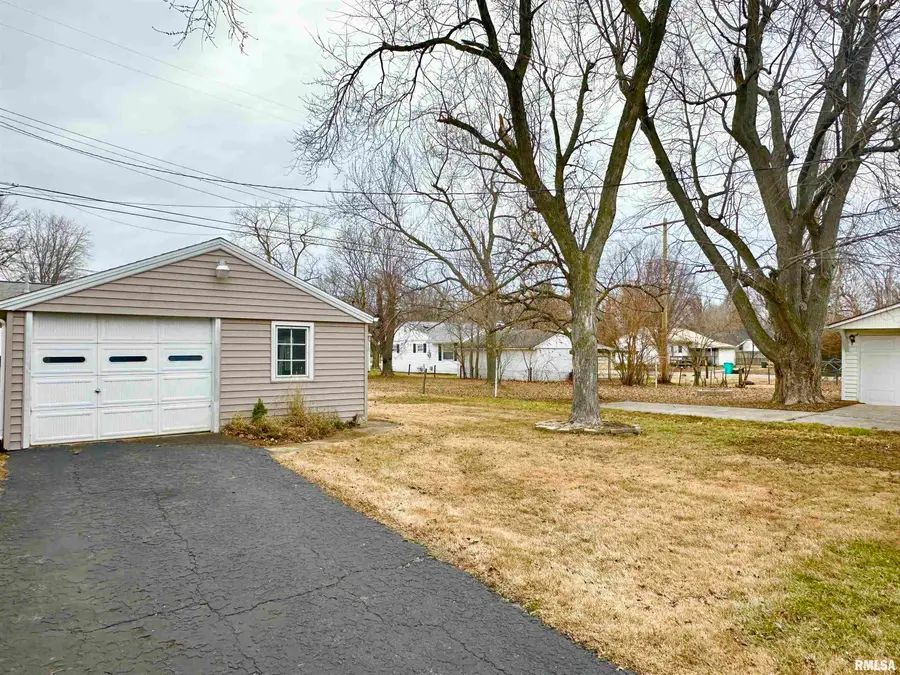 1637 Lakeview Terrace, Jacksonville, IL 62650 - Image #3