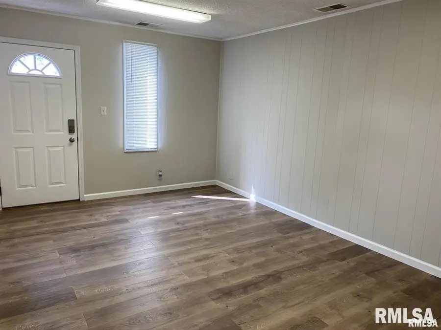 2224 S 9th Street, Springfield, IL 62703 - Image #2